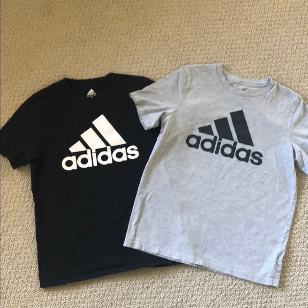 Adidas boys youth med t shirts in great condition.